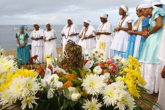 http://ca.i.uol.com.br/iemanja_agatarde-agestado_545.jpg